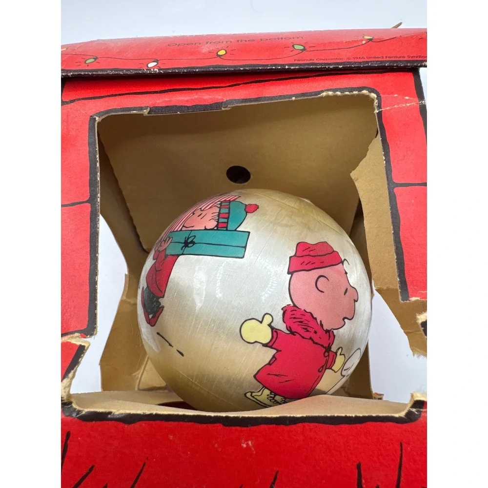 VTG 1977 Hallmark Peanuts Satin Ornament Charlie Brown Snoopy Lucy Boxed Unbreak